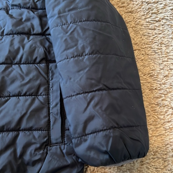 Toddler Under Armour Winter Jacket.  Size 4T.  Great condi . - Picture 3 of 7